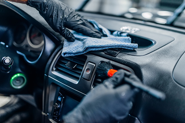 How to Conveniently Achieve Showroom Shine With Mobile Detailing | 26th Street Auto Center